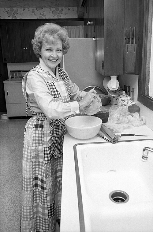 Betty White, 1976
