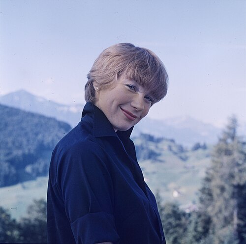 Shirley MacLaine, 1960