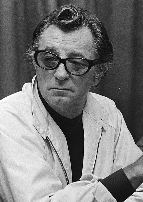Robert Mitchum, 1976