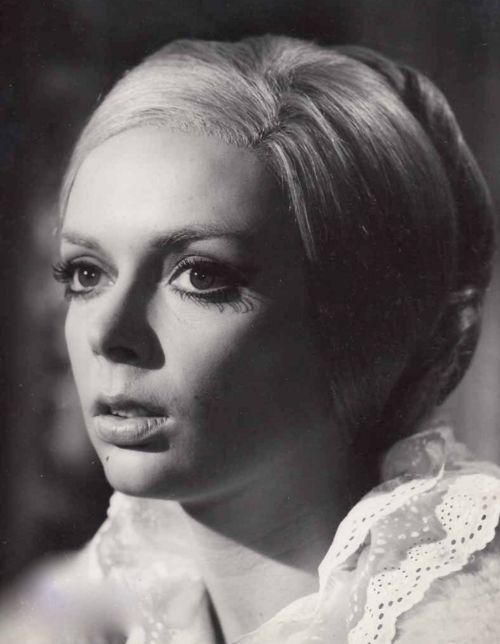 Barbara Steele, 1965