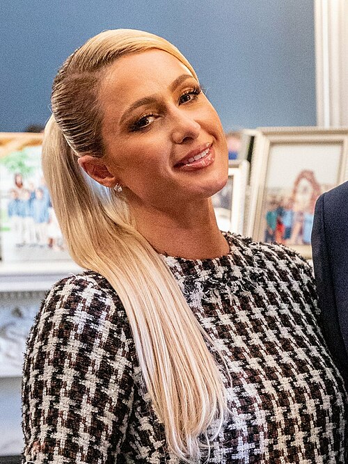 Paris Hilton, 2021