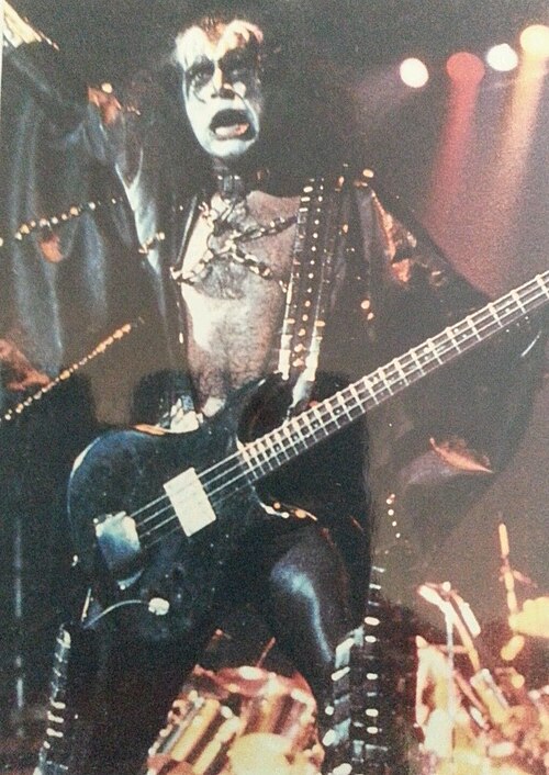 Gene Simmons, 1977