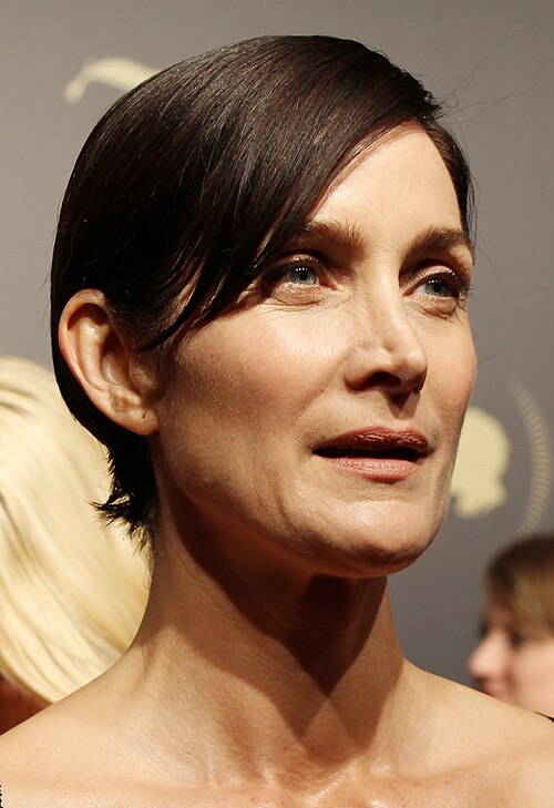 Carrie-Anne Moss, 2016