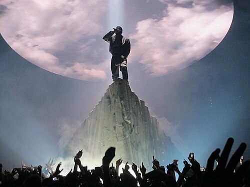 Kanye West, 2013