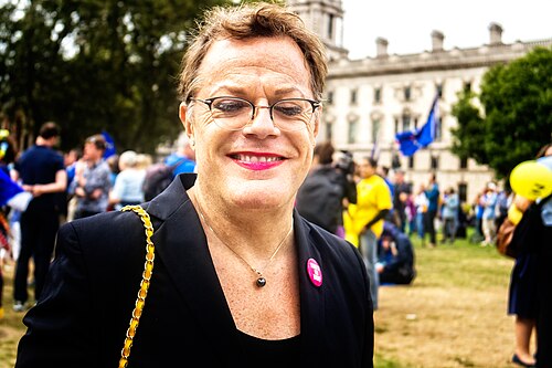 Eddie Izzard, 2016