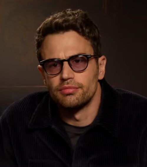 Zdjęcie: Theo James