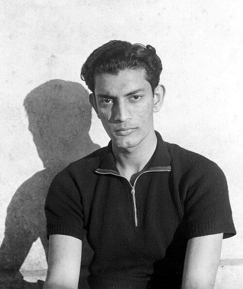 Satyajit Ray, 1940