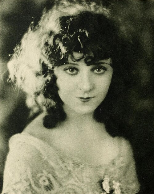 Zdjęcie: Jobyna Ralston