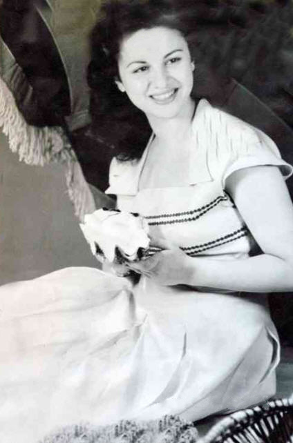 Faten Hamamah, 1945