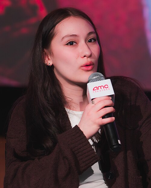Zdjęcie: Lola Tung